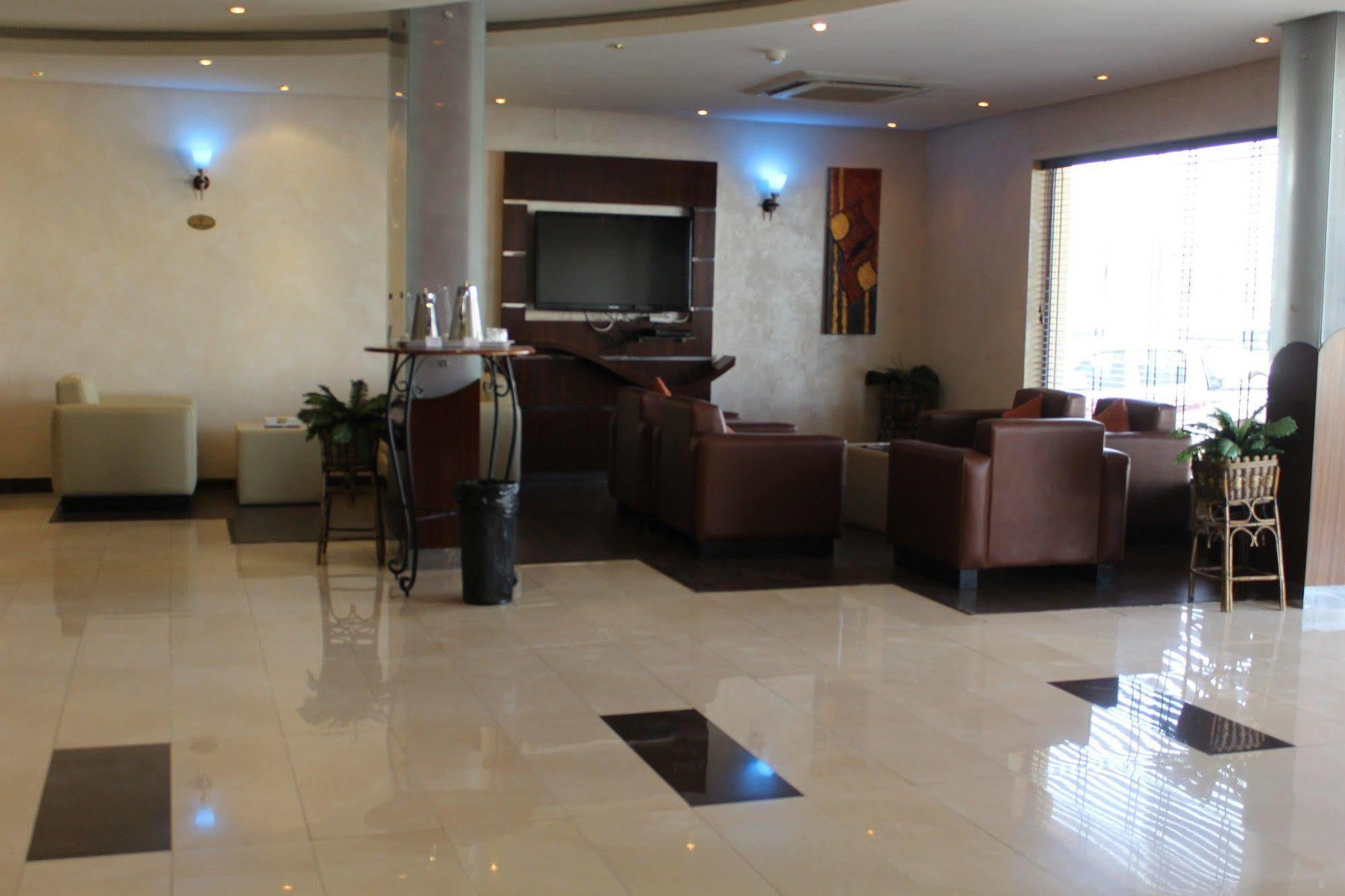 เมอฟัลโฮเต็ลอพาร์ตเมนท์อัลทาวัน Aparthotel ริยาดห์ ภายนอก รูปภาพ